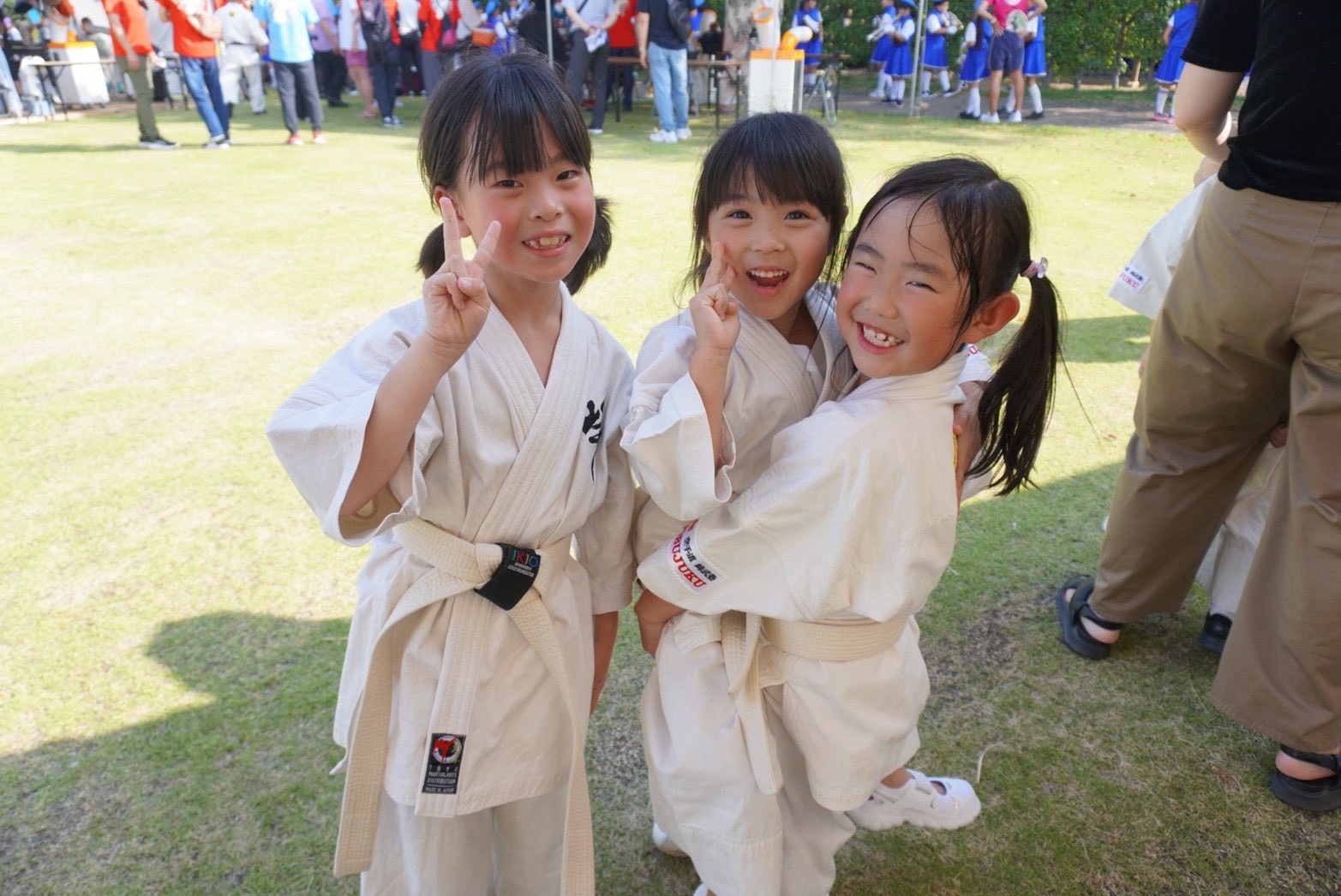 3名